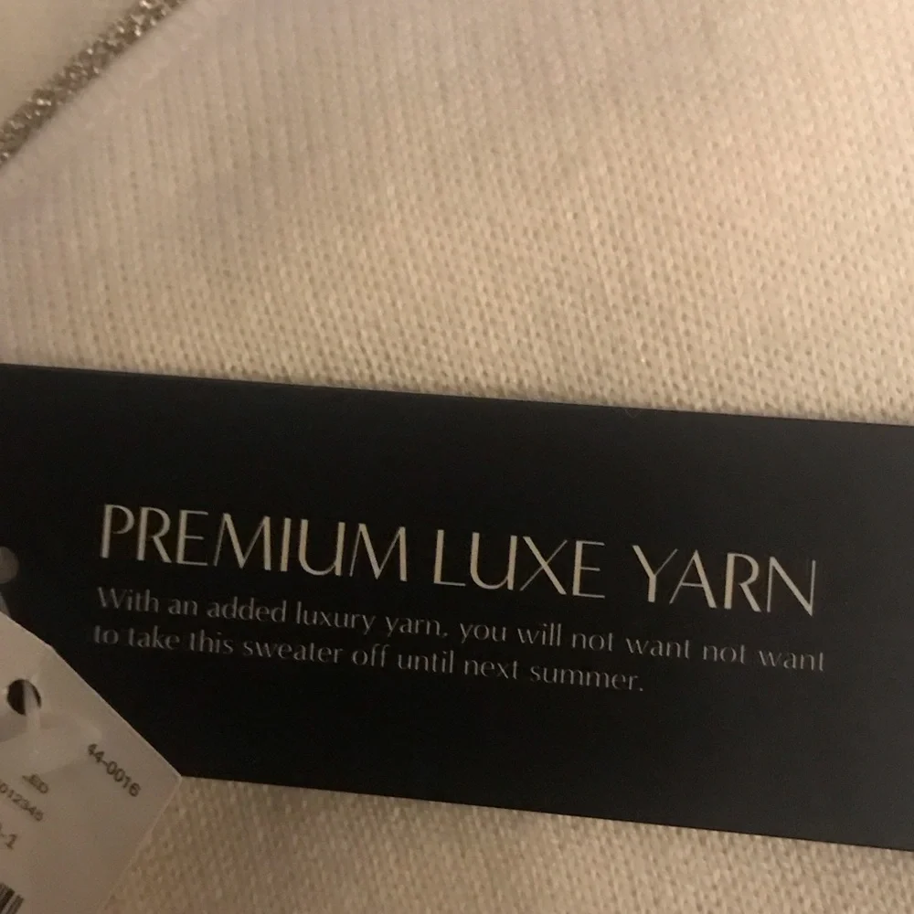 New XS Banana Republic Cream Crew Neck Sweater - Picture 8 of 8